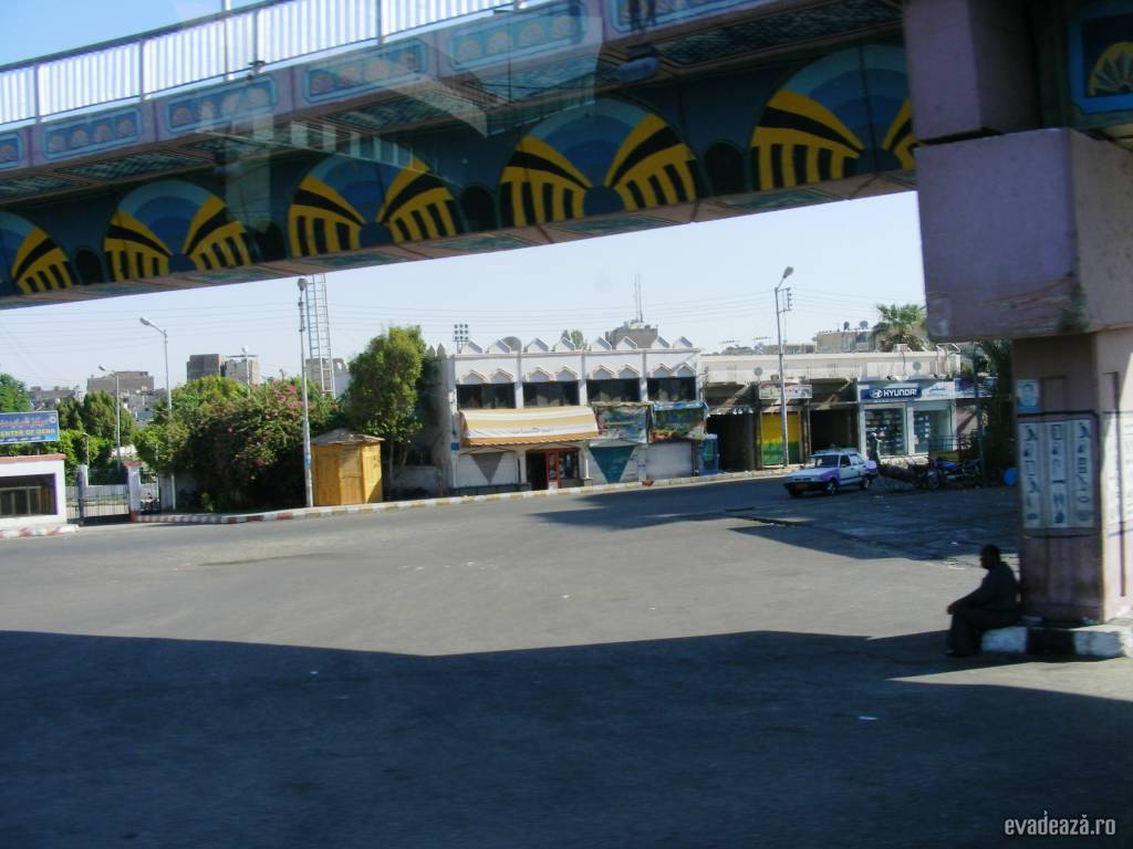 O altă lume, civilizaşie.